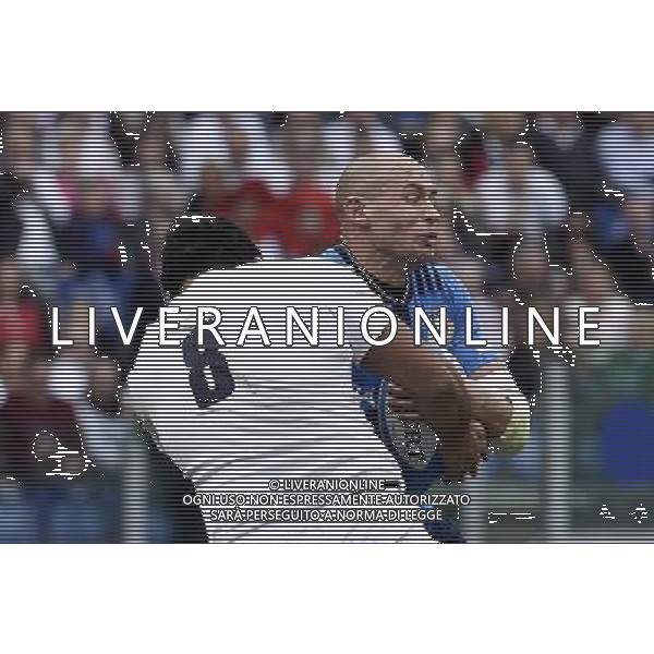 RBS 6 Nazioni Rugby 2016 2 giornata - Italia vs Inghilterra - Roma - 14.02.2016 - Stadio Olimpico - nella foto: Sergio Parisse e Billy Vunipola / Ph. Corradetti - Ag. Aldo Liverani sas/ AGENZIA ALDO LIVERANI SAS 