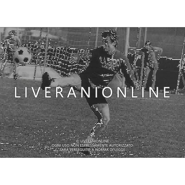 RETROSPETTIVA VINCENZO D\'AMICO CALCIATORE NELLA FOTO VNCENZO D\'AMICO CON LA MAGLIA DELLA LAZIO AG ALDO LIVERANI SAS