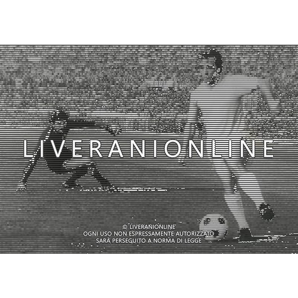 RETROSPETTIVA VINCENZO D\'AMICO CALCIATORE NELLA FOTO VNCENZO D\'AMICO CON LA MAGLIA DELLA LAZIO AG ALDO LIVERANI SAS