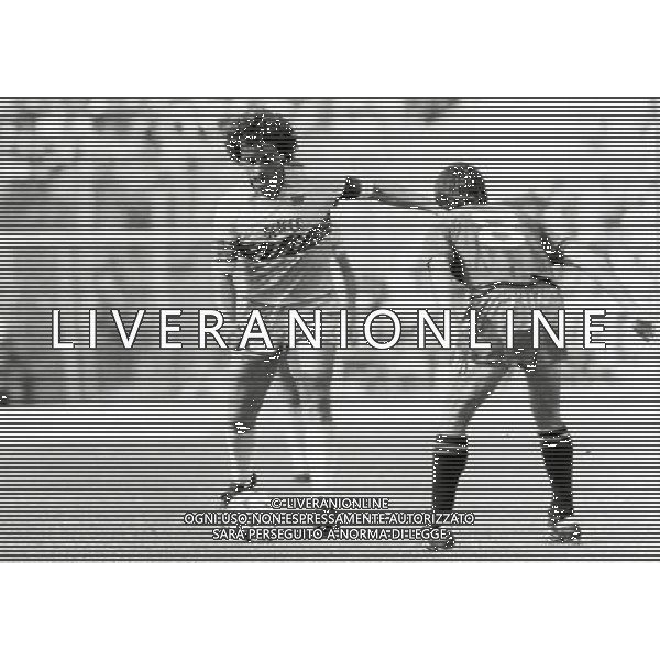 RETROSPETTIVA VINCENZO D\'AMICO CALCIATORE NELLA FOTO VNCENZO D\'AMICO CON LA MAGLIA DELLA LAZIO AG ALDO LIVERANI SAS