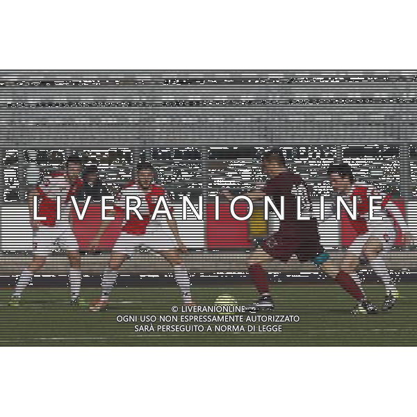 RIMINI vs PONTEDERA, Campionato di Calcio Lega Pro, Girone B, 23Âª giornata, 20/02/2016, nella foto:KABASHI, ATTACCA LA DIFESA DEL RIMINI, Â©CLAUDIO ZAMAGNI/AGENZIA ALDO LIVERANI S.A.S.