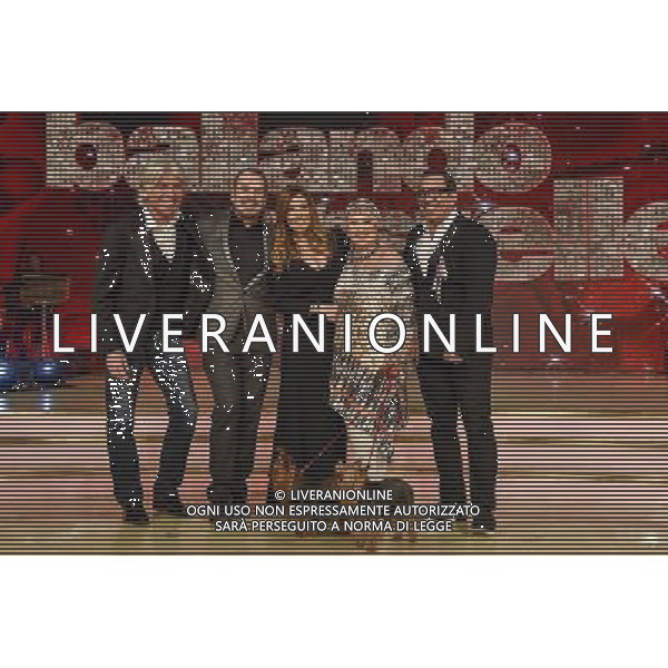 1 puntata della trasmissione TV \' Ballando con le stelle \' - Roma 20.02.2016 Auditorium Rai - nella foto: da sx Ivan Zazzaroni Fabio Canino Selvaggia Lucarelli Carolyn Smith e Guillermo Mariotto / Ph. Corradetti - Ag. Aldo Liverani sas