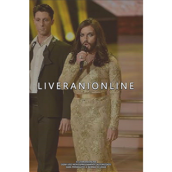 1 puntata della trasmissione TV \' Ballando con le stelle \' - Roma 20.02.2016 Auditorium Rai - nella foto: Valerio Scanu interpreta Conchita Wurst / Ph. Corradetti - Ag. Aldo Liverani sas