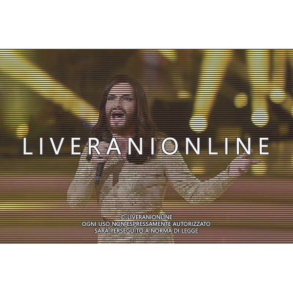 1 puntata della trasmissione TV \' Ballando con le stelle \' - Roma 20.02.2016 Auditorium Rai - nella foto: Valerio Scanu interpreta Conchita Wurst / Ph. Corradetti - Ag. Aldo Liverani sas