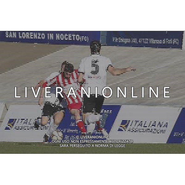 F.C. FORLÃŒ vs PARMA CALCIO 1913, Campionato di Calcio Serie D, Girone D, 28Âª giornata, 21/02/2016, nella foto: ENCHISI, MARCATO DA MUSETTI E CACCIOLI, Â©Claudio Zamagni/AGENZIA ALDO LIVERANI S.A.S.