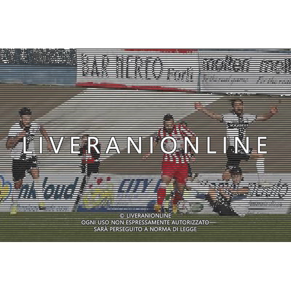 F.C. FORLÃŒ vs PARMA CALCIO 1913, Campionato di Calcio Serie D, Girone D, 28Âª giornata, 21/02/2016, nella foto: SPINOSA, GUIDA L\'ATTACCO, INSEGUITO DAL PARMA, Â©Claudio Zamagni/AGENZIA ALDO LIVERANI S.A.S.