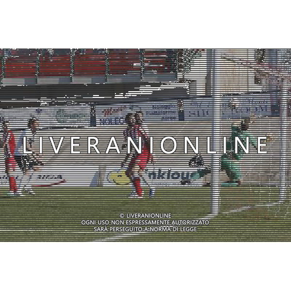 F.C. FORLÃŒ vs PARMA CALCIO 1913, Campionato di Calcio Serie D, Girone D, 28Âª giornata, 21/02/2016, nella foto: UN TIRO IN PORTA DI LUCARELLI, Â©Claudio Zamagni/AGENZIA ALDO LIVERANI S.A.S.