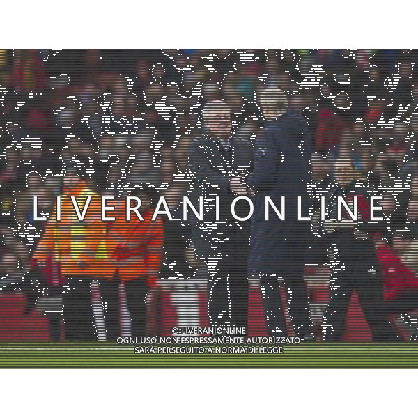 Hull City manager Steve Bruce with Arsene Wenger at the final whistle of their 0-0 draw Photographer Ashley Western/CameraSport Football - The FA Cup Fifth Round - Arsenal v Hull City - Saturday 20th February 2016 - Emirates Stadium - London © CameraSport - 43 Linden Ave. Countesthorpe. Leicester. England. LE8 5PG - Tel: +44 (0) 116 277 4147 - admin@camerasport.com - www.camerasport.com / AGENZIA ALDO LIVERANI SAS - EDITORIAL USE ONLY 