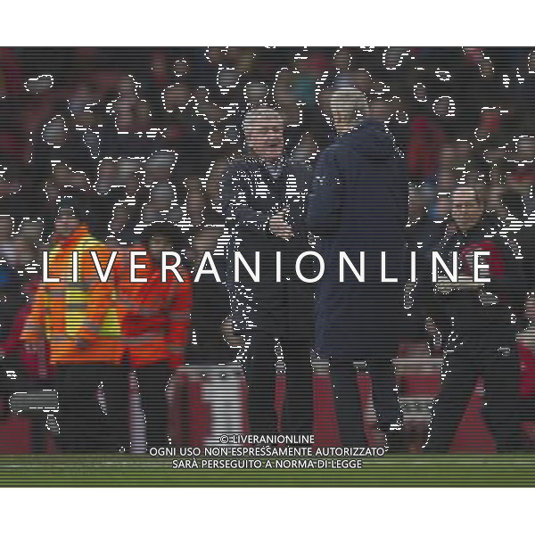 Hull City manager Steve Bruce with Arsene Wenger at the final whistle of their 0-0 draw Photographer Ashley Western/CameraSport Football - The FA Cup Fifth Round - Arsenal v Hull City - Saturday 20th February 2016 - Emirates Stadium - London © CameraSport - 43 Linden Ave. Countesthorpe. Leicester. England. LE8 5PG - Tel: +44 (0) 116 277 4147 - admin@camerasport.com - www.camerasport.com / AGENZIA ALDO LIVERANI SAS - EDITORIAL USE ONLY 