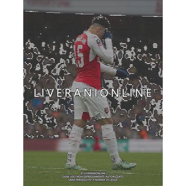 Arsenal\'s Alex Oxlade-Chamberlain dejected Photographer Ashley Western/CameraSport Football - The FA Cup Fifth Round - Arsenal v Hull City - Saturday 20th February 2016 - Emirates Stadium - London © CameraSport - 43 Linden Ave. Countesthorpe. Leicester. England. LE8 5PG - Tel: +44 (0) 116 277 4147 - admin@camerasport.com - www.camerasport.com / AGENZIA ALDO LIVERANI SAS - EDITORIAL USE ONLY 
