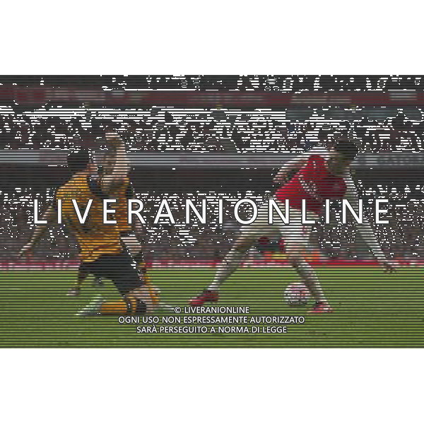Arsenal\'s Laurent Koscielny battles for possession with Hull City\'s Harry Maguire Photographer Ashley Western/CameraSport Football - The FA Cup Fifth Round - Arsenal v Hull City - Saturday 20th February 2016 - Emirates Stadium - London © CameraSport - 43 Linden Ave. Countesthorpe. Leicester. England. LE8 5PG - Tel: +44 (0) 116 277 4147 - admin@camerasport.com - www.camerasport.com / AGENZIA ALDO LIVERANI SAS - EDITORIAL USE ONLY 