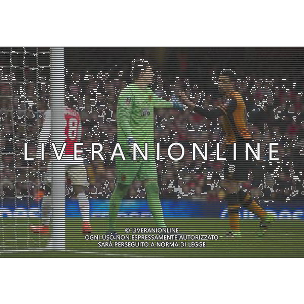 Hull City\'s Eldin Jakupovic congratulated by Curtis Davies after another save Photographer Ashley Western/CameraSport Football - The FA Cup Fifth Round - Arsenal v Hull City - Saturday 20th February 2016 - Emirates Stadium - London © CameraSport - 43 Linden Ave. Countesthorpe. Leicester. England. LE8 5PG - Tel: +44 (0) 116 277 4147 - admin@camerasport.com - www.camerasport.com / AGENZIA ALDO LIVERANI SAS - EDITORIAL USE ONLY 