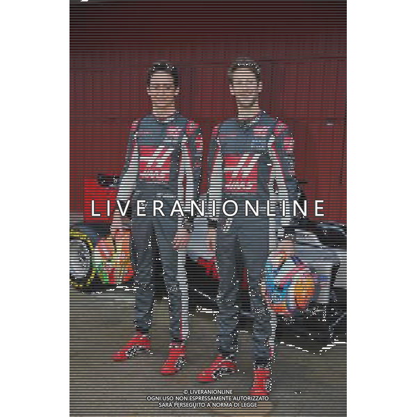 (L to R): Esteban Gutierrez (MEX) Haas F1 Team and Romain Grosjean (FRA) Haas F1 Team unveil the Haas VF-16. 22.02.2016. Formula One Testing, Day One, Barcelona, Spain. Monday. / AGENZIA ALDO LIVERANI SAS - ITALY ONLY EDITORIAL USE ONLY