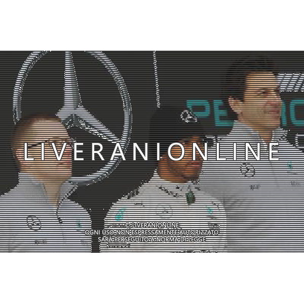 (L to R): aco with Lewis Hamilton (GBR) Mercedes AMG F1 and Toto Wolff (GER) Mercedes AMG F1 Shareholder and Executive Director. 22.02.2016. Formula One Testing, Day One, Barcelona, Spain. Monday. / AGENZIA ALDO LIVERANI SAS - ITALY ONLY EDITORIAL USE ONLY