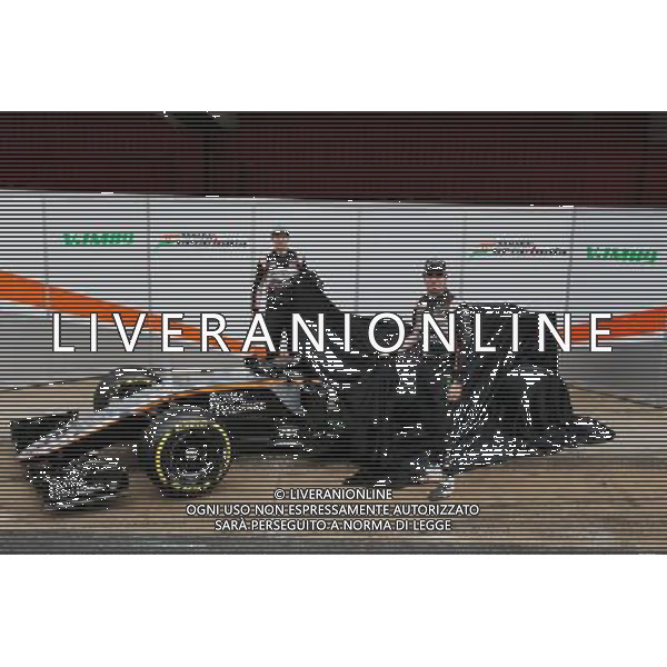 (L to R): Nico Hulkenberg (GER) Sahara Force India F1 and team mate Sergio Perez (MEX) Sahara Force India F1 unveil the Sahara Force India F1 VJM09. 22.02.2016. Formula One Testing, Day One, Barcelona, Spain. Monday. / AGENZIA ALDO LIVERANI SAS - ITALY ONLY EDITORIAL USE ONLY