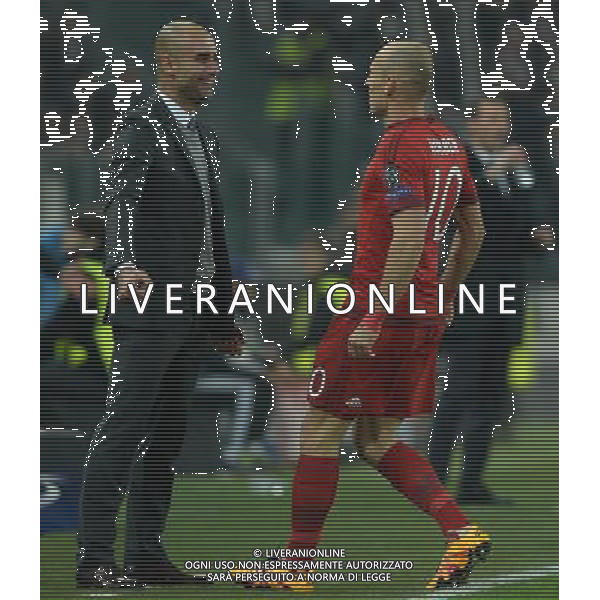 UEFA Champions League 2015/2016 Ottavi di Finale Torino - 23.02.2016 Juventus-Bayern Monaco Nella Foto: esultanza dopo il gol di arjen robben del 0-2 con con guardiola /Ph.Vitez-Ag. Aldo Liverani