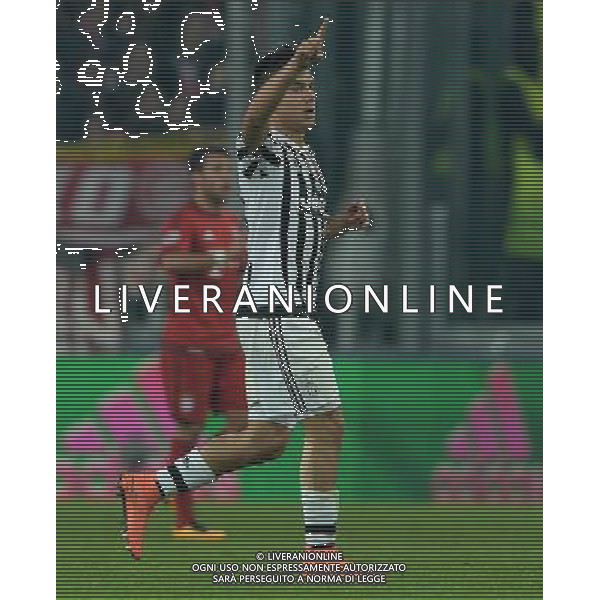 UEFA Champions League 2015/2016 Ottavi di Finale Torino - 23.02.2016 Juventus-Bayern Monaco Nella Foto: esultanza dopo il gol di dybala del 1-2 /Ph.Vitez-Ag. Aldo Liverani