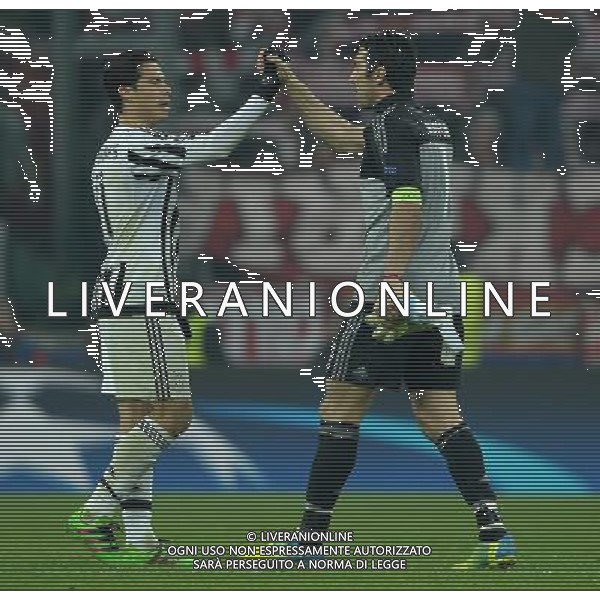 UEFA Champions League 2015/2016 Ottavi di Finale Torino - 23.02.2016 Juventus-Bayern Monaco Nella Foto:Buffon Gianluigi-Hernanes /Ph.Vitez-Ag. Aldo Liverani