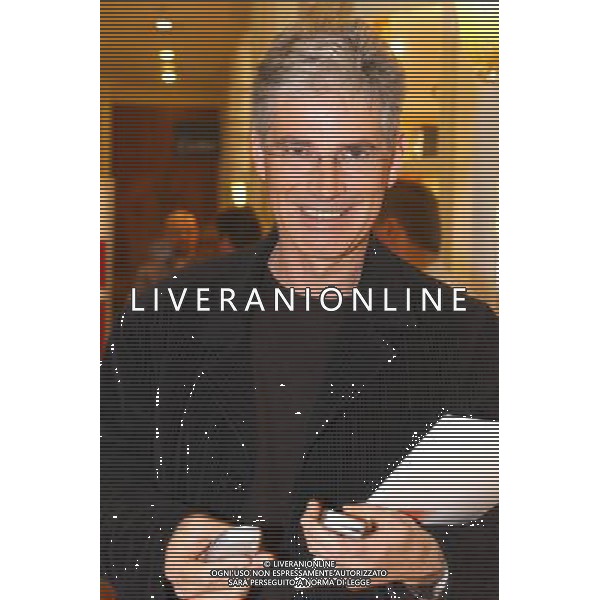 MILANO 20/3/03 P.ZZA DELLA REPUBBLICA, GRAND HOTEL DUCA D\' AOSTA PRESENTAZIONE DELLA NUOVA GILERA 125CC NELLA FOTO IL GIORNALISTA TELEVISIVO DI RAI 3 GIOVANNI FOSSATI FOTO MARIO ROMANO/AG.ALDO LIVERANI 