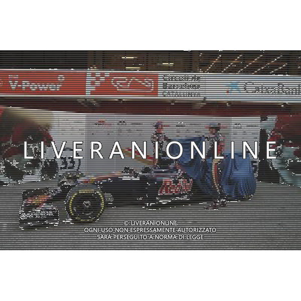 (L to R): Max Verstappen (NLD) Scuderia Toro Rosso and Carlos Sainz Jr (ESP) Scuderia Toro Rosso unveil the livery for the Scuderia Toro Rosso STR11. 01.03.2016. Formula One Testing, Day One, Barcelona, Spain. Tuesday. / AGENZIA ALDO LIVERANI SAS - ITALY ONLY EDITORIAL USE ONLY