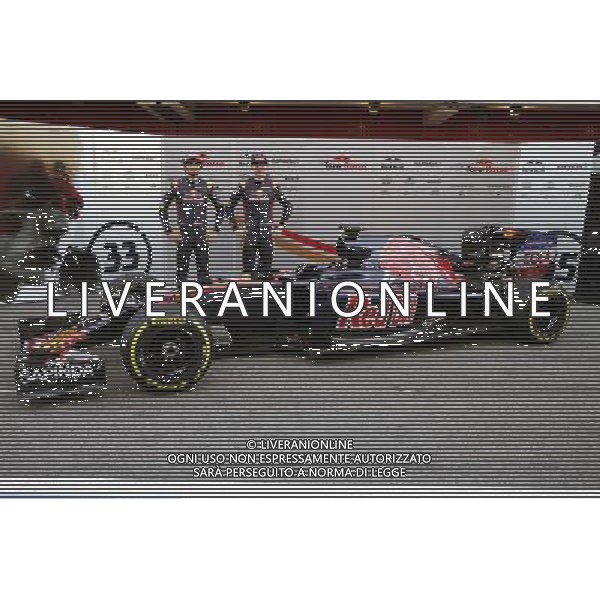 (L to R): Max Verstappen (NLD) Scuderia Toro Rosso and Carlos Sainz Jr (ESP) Scuderia Toro Rosso unveil the livery for the Scuderia Toro Rosso STR11. 01.03.2016. Formula One Testing, Day One, Barcelona, Spain. Tuesday. / AGENZIA ALDO LIVERANI SAS - ITALY ONLY EDITORIAL USE ONLY