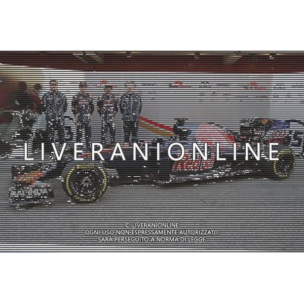 (L to R): James Key (GBR) Scuderia Toro Rosso Technical Director with Max Verstappen (NLD) Scuderia Toro Rosso; Carlos Sainz Jr (ESP) Scuderia Toro Rosso; Franz Tost (AUT) Scuderia Toro Rosso Team Principal; and the Scuderia Toro Rosso STR11. 01.03.2016. Formula One Testing, Day One, Barcelona, Spain. Tuesday. / AGENZIA ALDO LIVERANI SAS - ITALY ONLY EDITORIAL USE ONLY