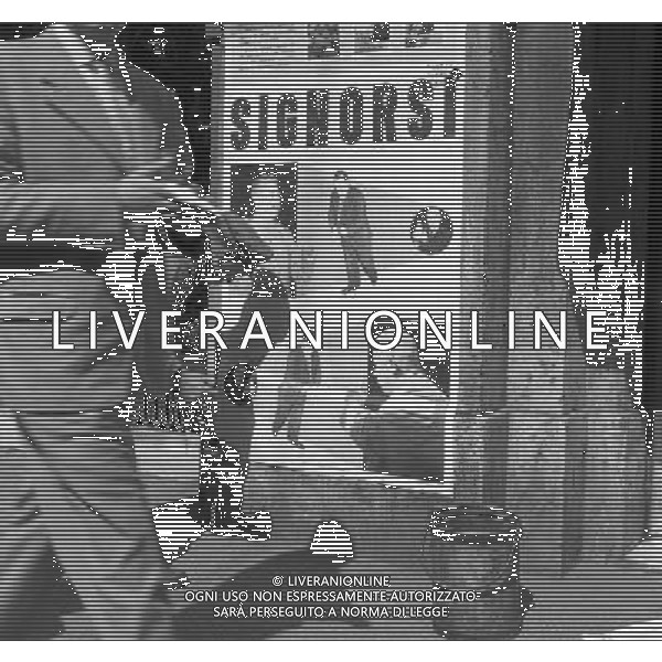 ROMA 1956 ELZIONI POLITICHE E MANIFESTI PARTITI POLITICI NELLA FOTO MANIFESTI PARTITI POLITICI AG ALDO LIVERANI SAS