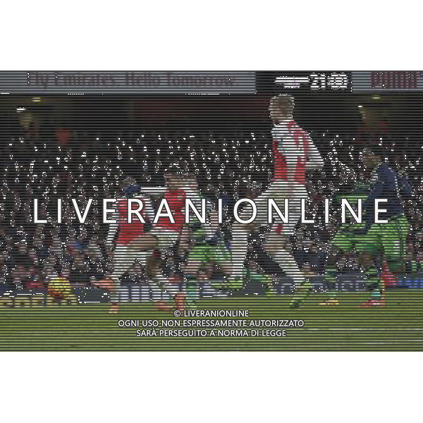 Arsenal\'s Alexis Sanchez misses a great chance with the scores at 1-1 Photographer Craig Mercer/CameraSport Football - Barclays Premiership - Arsenal v Swansea City - Wednesday 2nd March 2016 - Emirates Stadium - London © CameraSport - 43 Linden Ave. Countesthorpe. Leicester. England. LE8 5PG - Tel: +44 (0) 116 277 4147 - admin@camerasport.com - www.camerasport.com AG ALDO LIVERANI SAS ONLY ITALY