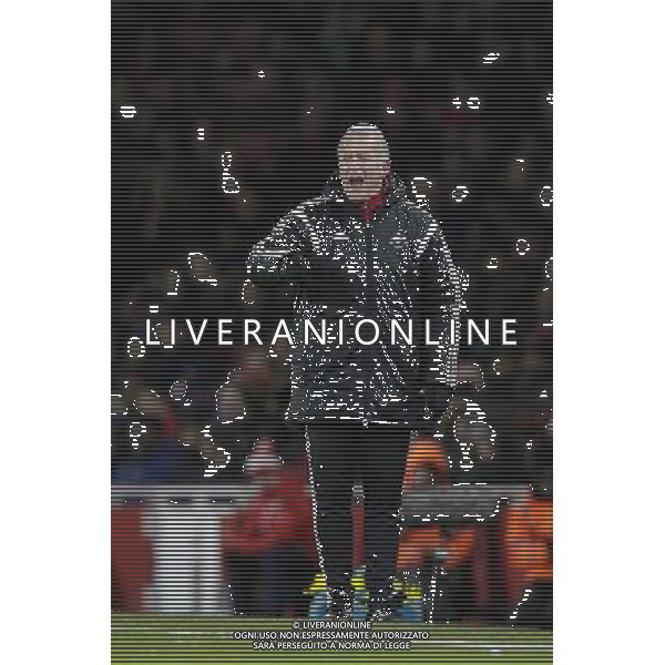 Swansea City\'s first team coach Alan Curtis shouts instructions to his team from the dug-out Photographer Craig Mercer/CameraSport Football - Barclays Premiership - Arsenal v Swansea City - Wednesday 2nd March 2016 - Emirates Stadium - London © CameraSport - 43 Linden Ave. Countesthorpe. Leicester. England. LE8 5PG - Tel: +44 (0) 116 277 4147 - admin@camerasport.com - www.camerasport.com AG ALDO LIVERANI SAS ONLY ITALY