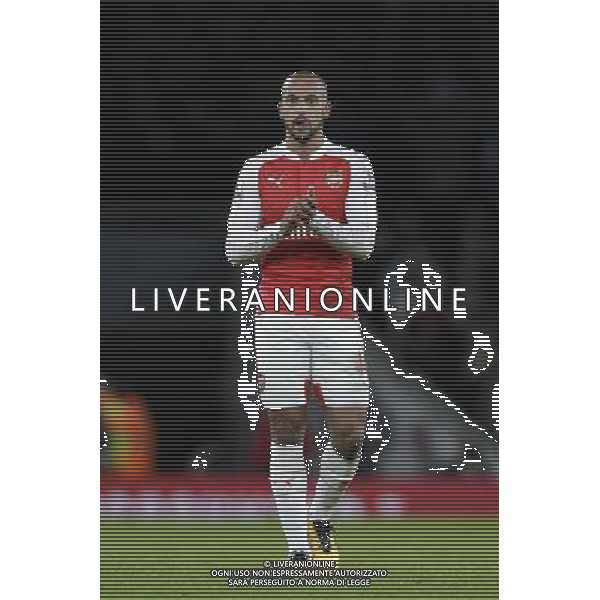 Arsenal\'s Theo Walcott applauds the home fans at full time Photographer Craig Mercer/CameraSport Football - Barclays Premiership - Arsenal v Swansea City - Wednesday 2nd March 2016 - Emirates Stadium - London © CameraSport - 43 Linden Ave. Countesthorpe. Leicester. England. LE8 5PG - Tel: +44 (0) 116 277 4147 - admin@camerasport.com - www.camerasport.com AG ALDO LIVERANI SAS ONLY ITALY