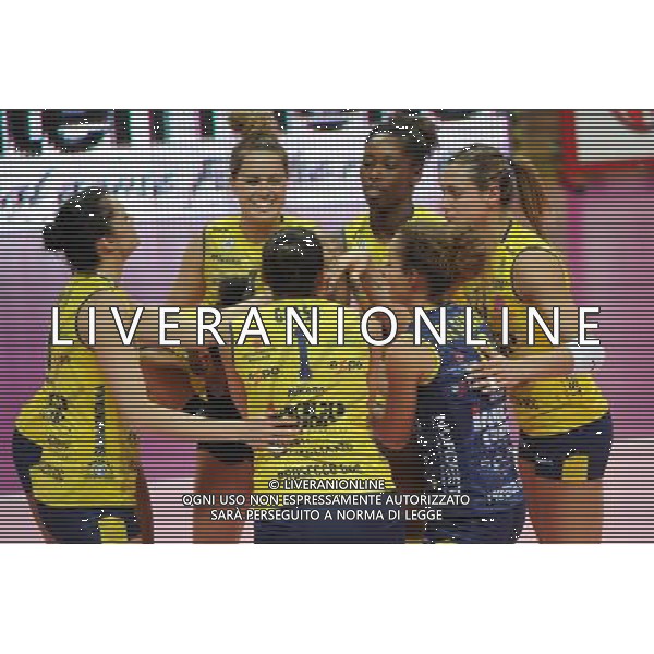 Campionato Serie A1 Master Group Sport - 22Â° giornata Busto Arsizio (VA) 2-03-2016 PalaYamamay Club Italia vs Imoco Volley Conegliano nella foto esultanza di Conegliano foto Roberto Garavaglia - ag. Aldo Liverani sas