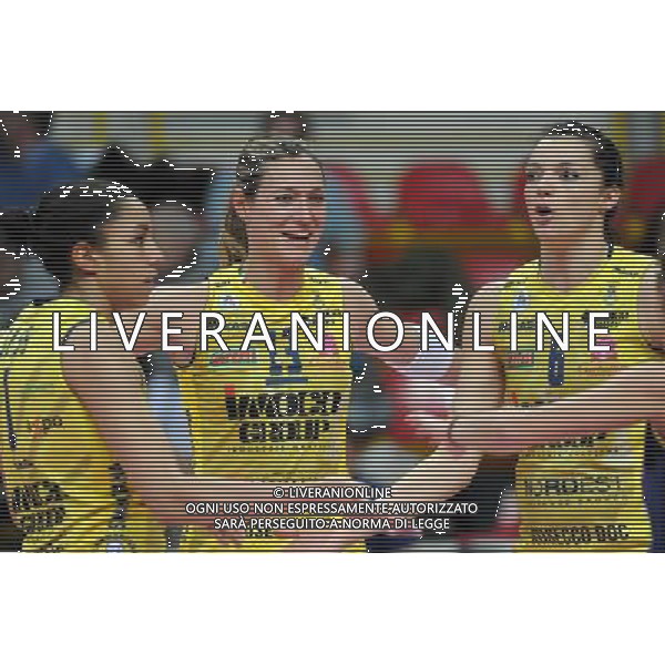 Campionato Serie A1 Master Group Sport - 22Â° giornata Busto Arsizio (VA) 2-03-2016 PalaYamamay Club Italia vs Imoco Volley Conegliano nella foto Valentina Arrighetti (Conegliano) con Alisha Glass (Conegliano) SX Serena Ortolani (Conegliano) DX foto Roberto Garavaglia - ag. Aldo Liverani sas