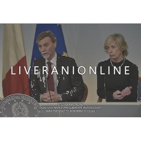 Conferenza stampa dopo il Consiglio dei Ministri - Roma - 03.03.2016 - Palazzo Chigi - nella foto: Graziano Delrio e Stefania Giannini / Ph. Corradetti - Ag. Aldo Liverani sas Â© AGENZIA ALDO LIVERANI SAS