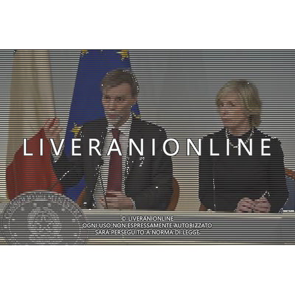 Conferenza stampa dopo il Consiglio dei Ministri - Roma - 03.03.2016 - Palazzo Chigi - nella foto: Graziano Delrio e Stefania Giannini / Ph. Corradetti - Ag. Aldo Liverani sas Â© AGENZIA ALDO LIVERANI SAS