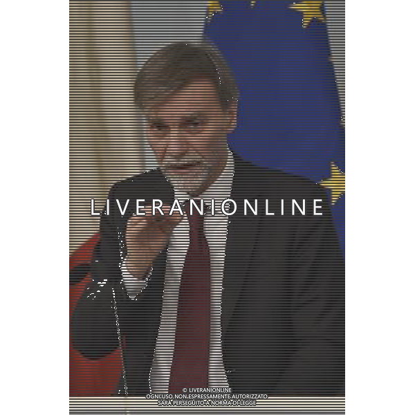 Conferenza stampa dopo il Consiglio dei Ministri - Roma - 03.03.2016 - Palazzo Chigi - nella foto: Graziano Delrio / Ph. Corradetti - Ag. Aldo Liverani sas Â© AGENZIA ALDO LIVERANI SAS