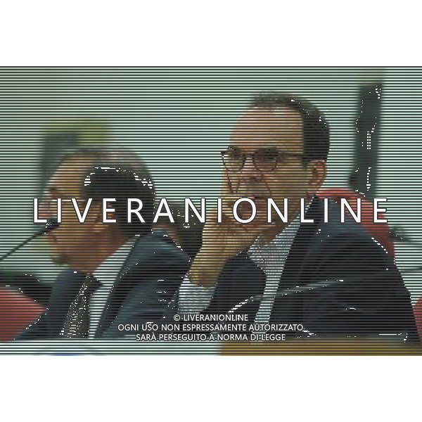 Milano-Fratelli d\'Italia-Alleanza Nazionale incontra il candidato Sindaco Stefano Parisi Milano - 05.03.2016 Nella Foto:Fratelli d\'Italia-Alleanza Nazionale incontra il candidato Sindaco Stefano Parisi per un confronto pubblico sul tema \'Periferie:sicurezza,traffico e innovazione\'. Ignazio La Russa, Stefano Parisi /Ph.Vitez-Ag. Aldo Liverani