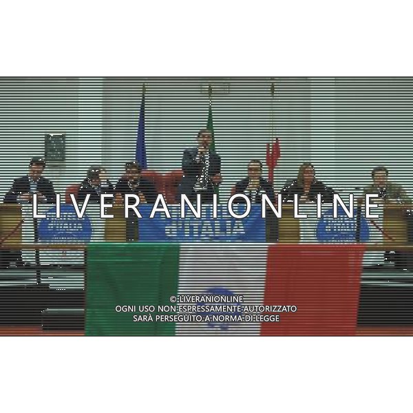 Milano-Fratelli d\'Italia-Alleanza Nazionale incontra il candidato Sindaco Stefano Parisi Milano - 05.03.2016 Nella Foto:Fratelli d\'Italia-Alleanza Nazionale incontra il candidato Sindaco Stefano Parisi per un confronto pubblico sul tema \'Periferie:sicurezza,traffico e innovazione\'. Ignazio La Russa, Stefano Parisi,Riccardo De Corato,Carlo Fidanza,Marcos Osnato,Paola Frassinetti,Vincenzo Viola capogruppo in zona 3 FI-AN /Ph.Vitez-Ag. Aldo Liverani