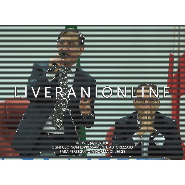 Milano-Fratelli d\'Italia-Alleanza Nazionale incontra il candidato Sindaco Stefano Parisi Milano - 05.03.2016 Nella Foto:Fratelli d\'Italia-Alleanza Nazionale incontra il candidato Sindaco Stefano Parisi per un confronto pubblico sul tema \'Periferie:sicurezza,traffico e innovazione\'. Ignazio La Russa, Stefano Parisi /Ph.Vitez-Ag. Aldo Liverani