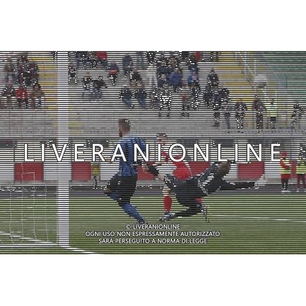 RIMINI vs PISA, Campionato di Calcio Lega Pro, Girone B, 25» giornata, 05/03/2016. nella foto: BINDI, PARA IL TIRO, ©Claudio Zamagni/ Agenzia Aldo Liverani s.a.s.