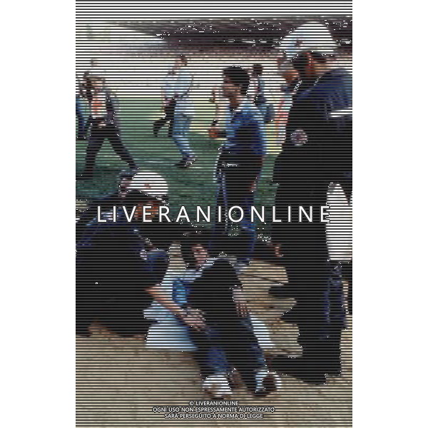 FINALE DI COPPA CAMPIONI JUVENTUS-LIVERPOOL A BRUXELLES STADIO HEYSEL 29/05/1985 NELLA FOTO LA TRAGEDIA CON TRENTANOVE VITTIME AGENZIA GIOVANNI LIVERANI-ALDO LIVERANI S A S