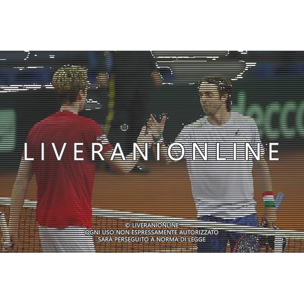 Coppa Davis, Italia vs Svizzera, primo turno del gruppo mondiale Davis Cup BNP Paribas, 06/03/2016, nella foto: PAOLO LORENZI E BALLIER, SI STRINGONO LA MANO ALLA FINE DEL MATCH, ©Claudio Zamagni/Agenzia Aldo Liverani s.a.s.