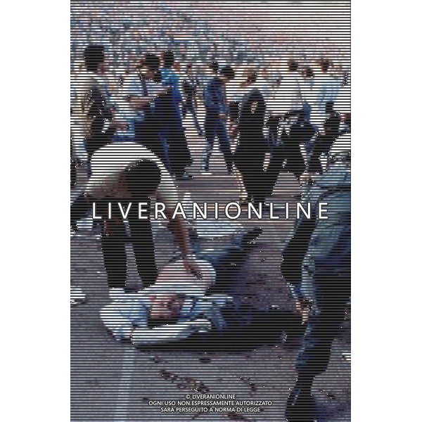 FINALE DI COPPA CAMPIONI JUVENTUS-LIVERPOOL A BRUXELLES STADIO HEYSEL 29/05/1985 NELLA FOTO LA TRAGEDIA CON TRENTANOVE VITTIME AGENZIA GIOVANNI LIVERANI-ALDO LIVERANI S A S