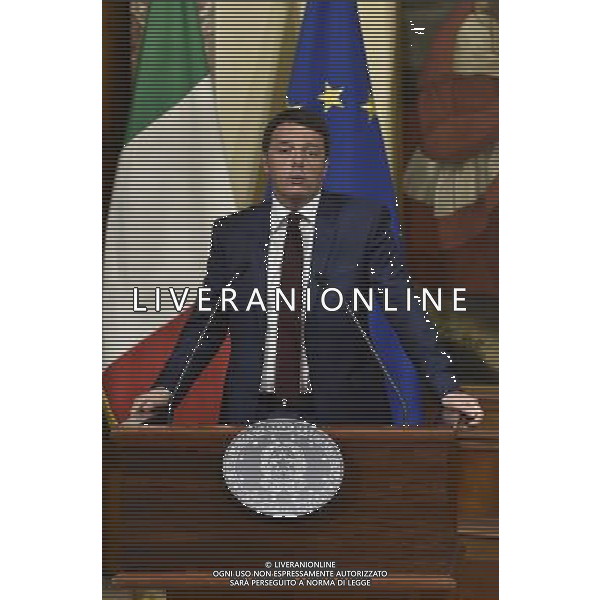 Firma della legge sull omicidio stradale alla presenza di associazioni e familiari delle vittime di incidenti stradali - Roma - 09.03.2016 - Palazzo Chigi - nella foto: Matteo Renzi / Ph. Corradetti - Ag. Aldo Liverani sas