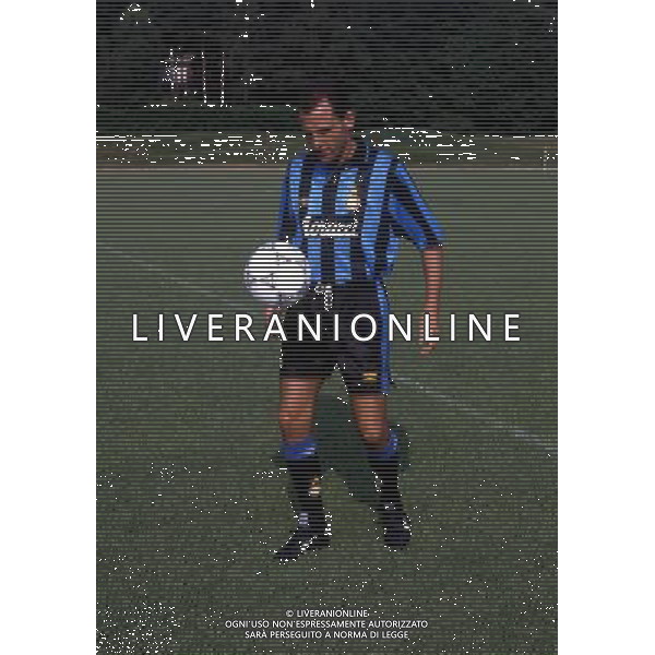 RETROSPETTIVA SERGIO BATTISTINI CALCIATORE NELLA FOTO SERGIO BATTISTINI CON LA MAGLIA DELL INTER AG ALDO LIVERANI SAS