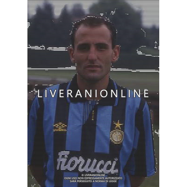 RETROSPETTIVA SERGIO BATTISTINI CALCIATORE NELLA FOTO SERGIO BATTISTINI CON LA MAGLIA DELL INTER AG ALDO LIVERANI SAS