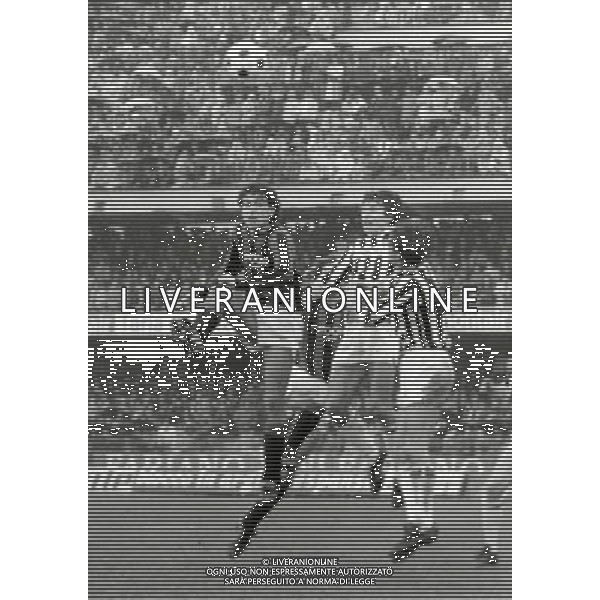 RETROSPETTIVA SERGIO BATTISTINI CALCIATORE NELLA FOTO SERGIO BATTISTINI CON LAMAGLIA DEL MILAN AG ALDO LIVERANI SAS
