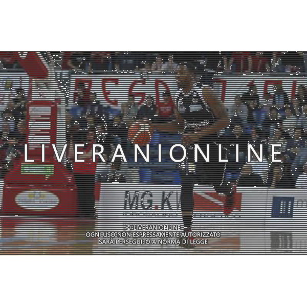 Lega Basket serie A, 6» giornata di ritorno, Consultinvest Pesaro vs Dolomiti Energia Trento 09/03/2016 nella foto: SANDERS JAMARR, IN AZIONE, ©CLAUDIO ZAMAGNI/AGENZIA ALDO LIVERANI S.A.S.