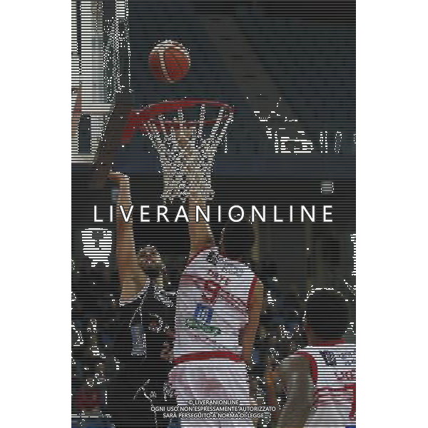 Lega Basket serie A, 6» giornata di ritorno, Consultinvest Pesaro vs Dolomiti Energia Trento 09/03/2016 nella foto: DAYE, INTERCETTA AL FERRO, ©CLAUDIO ZAMAGNI/AGENZIA ALDO LIVERANI S.A.S.