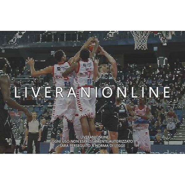 Lega Basket serie A, 6» giornata di ritorno, Consultinvest Pesaro vs Dolomiti Energia Trento 09/03/2016 nella foto: DAYE, LACEY, BLOCCANO LECHTHALER, ©CLAUDIO ZAMAGNI/AGENZIA ALDO LIVERANI S.A.S.