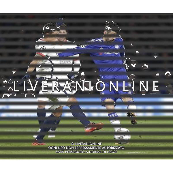GOAL - Chelsea\'s Diego Costa scores his sides equalising goal to make the score 1-1, despite the attentions of Paris Saint-Germain\'s Thiago Silva Photographer Craig Mercer/CameraSport Football - UEFA Champions League Round of 16 Second Leg - Chelsea v Paris Saint-Germain - Wednesday 9th March 2016 - Stamford Bridge - London © CameraSport - 43 Linden Ave. Countesthorpe. Leicester. England. LE8 5PG - Tel: +44 (0) 116 277 4147 - admin@camerasport.com - www.camerasport.com AG ALDO LIVERANI SAS ONLY ITALY